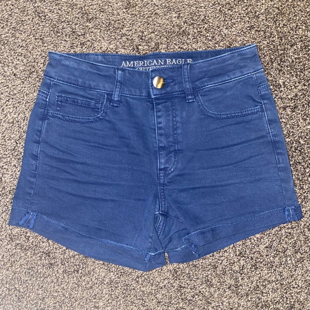 ⭐️ American Eagle women’s hi rise shortie size 2